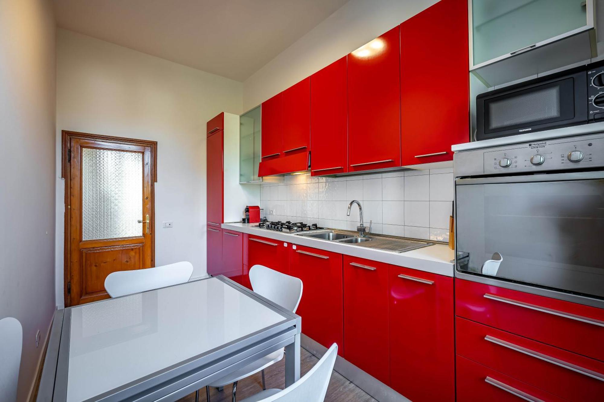 Apartment Yd Aleardi Luminous And Comfy Florenz